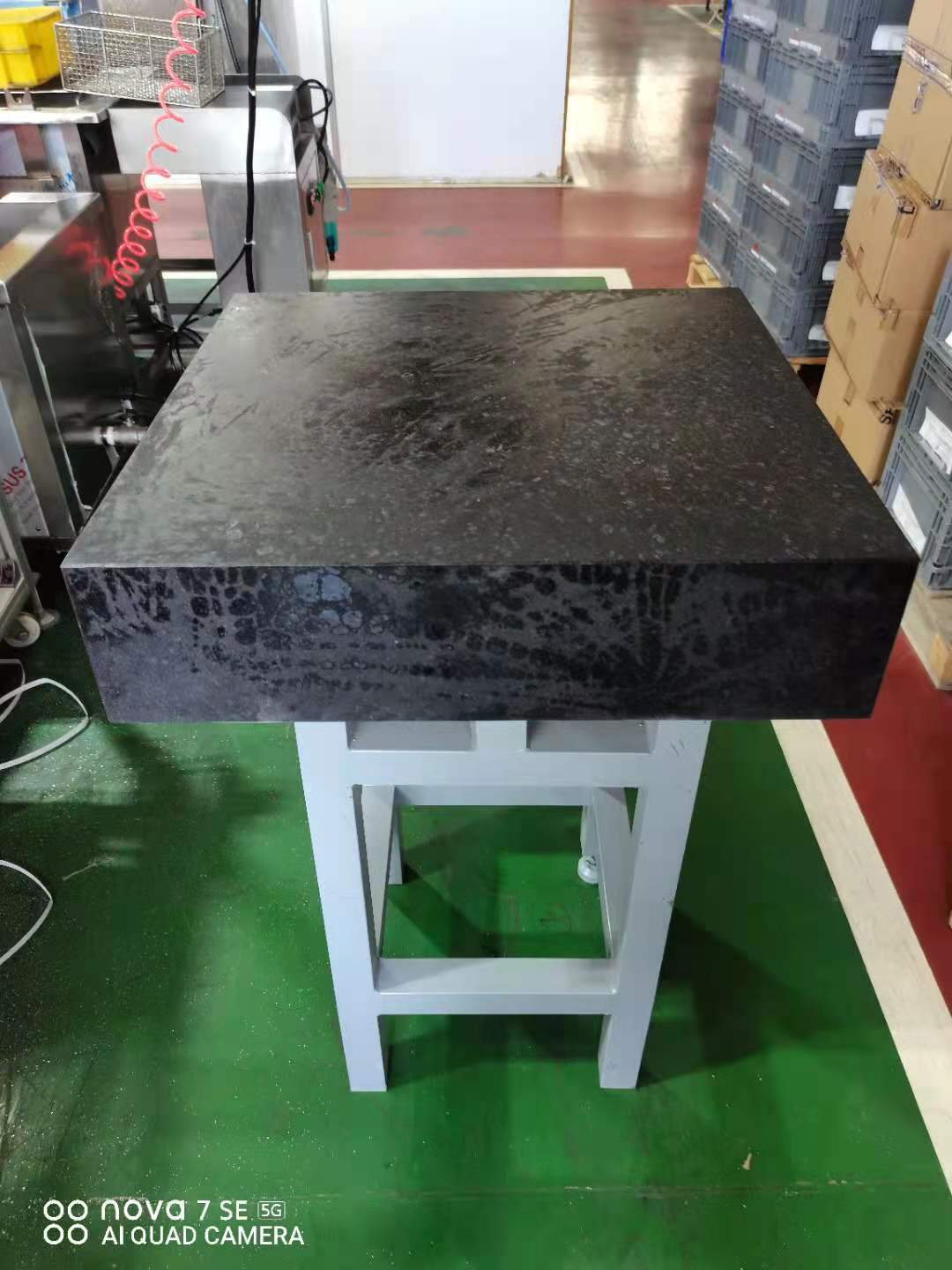 大連長(zhǎng)升汽車(chē)配件定做的大理石平臺(tái)安裝完畢