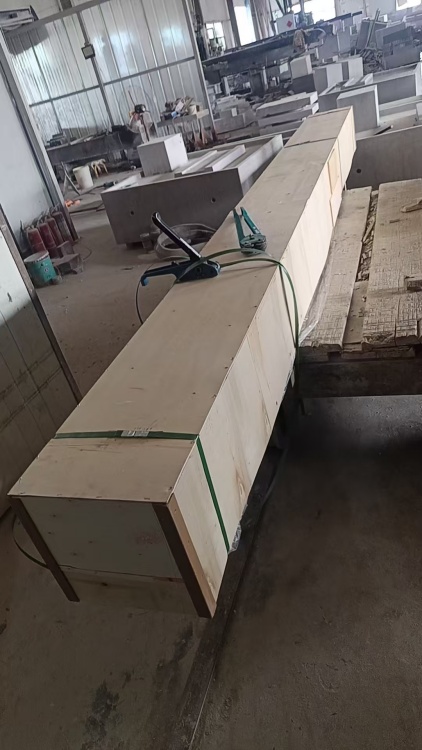 湖州老客戶定做的大理石平臺4000*300*300mm發貨通知